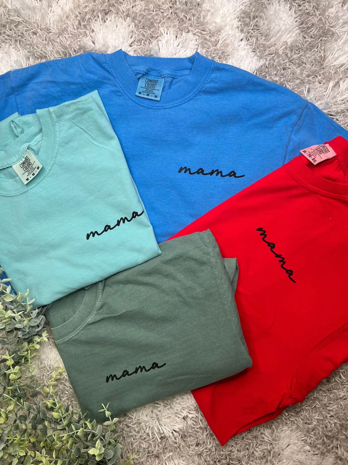 Minimalist Mama Tee